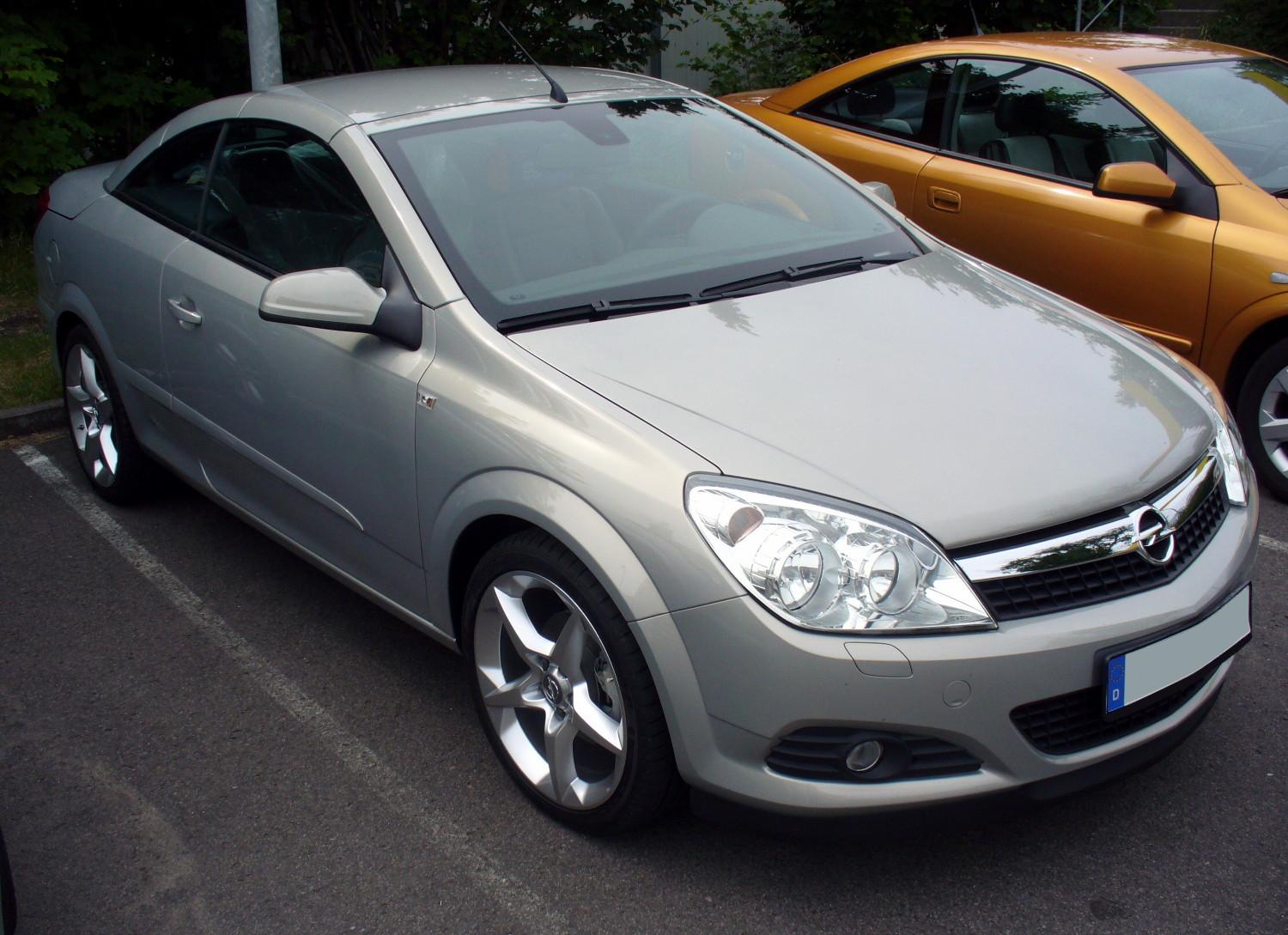Opel astra twintop 1.8. Photos and comments. www.picautos.com 2019